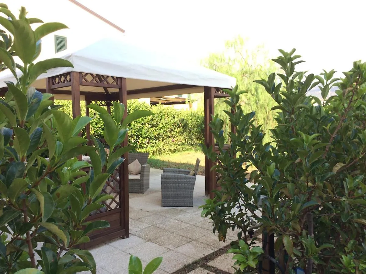 Residence Mare Monti Lascari Vakantiehuis